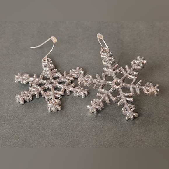 Snow Silver Flake Errings - Picture 1 of 5
